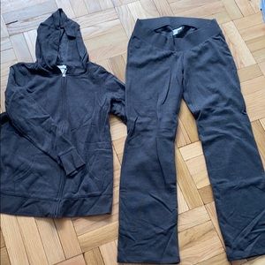 Motherhood Maternity Sweatshirt Set zipped hoodie